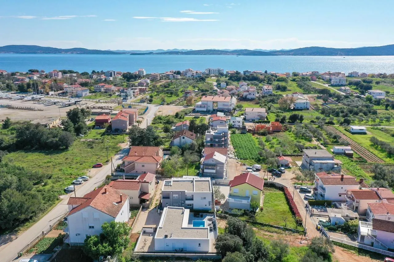 La Reina House - Private Heated Pool Villa Bibinje