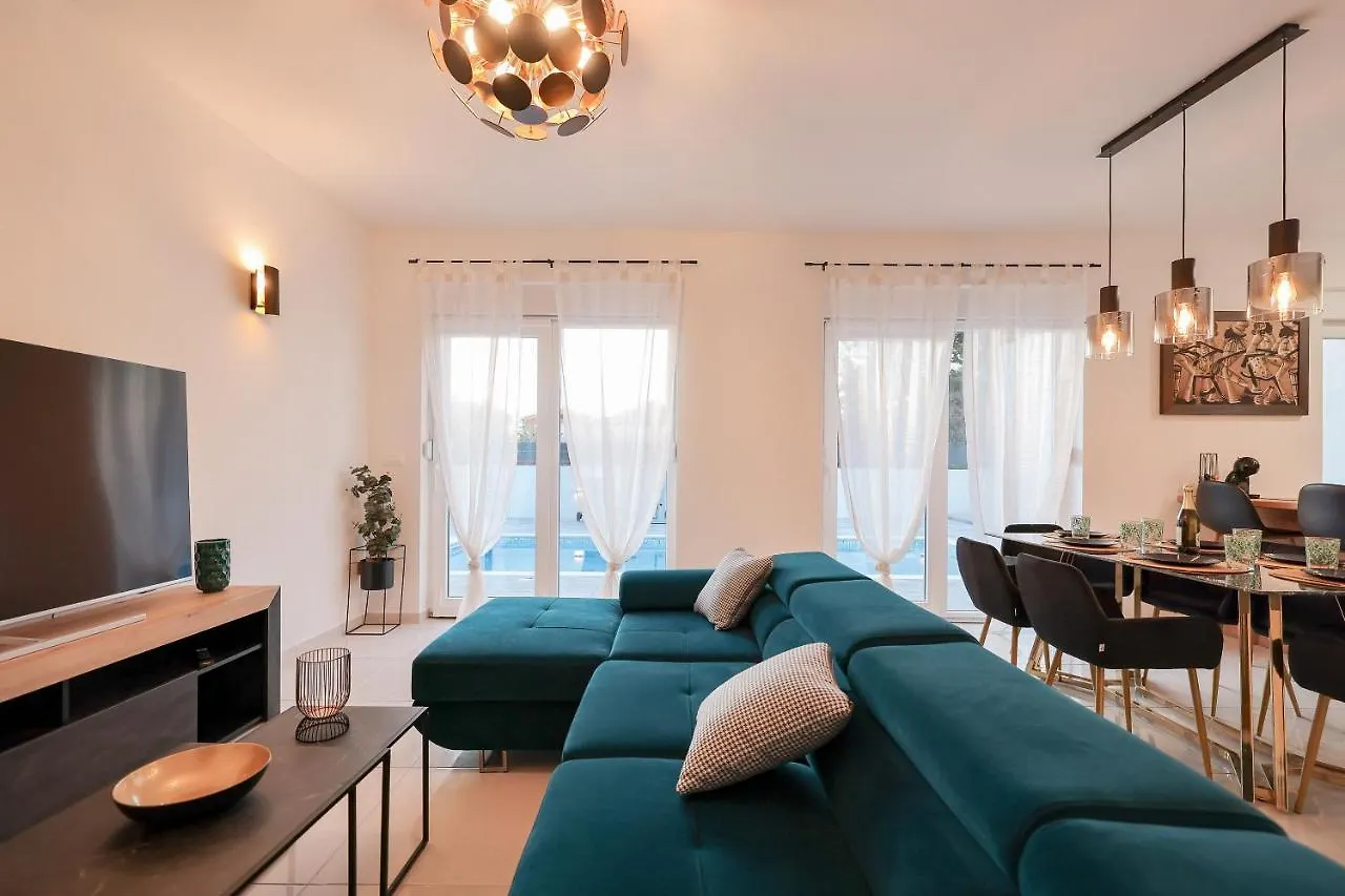 La Reina House - Private Heated Pool Villa Bibinje