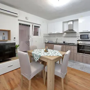 Doris Apartman